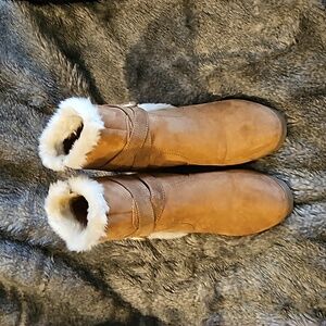 Faux fur wedge boots